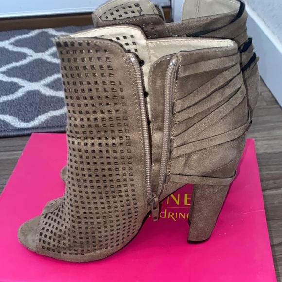 Used booties - Picture 4 of 6